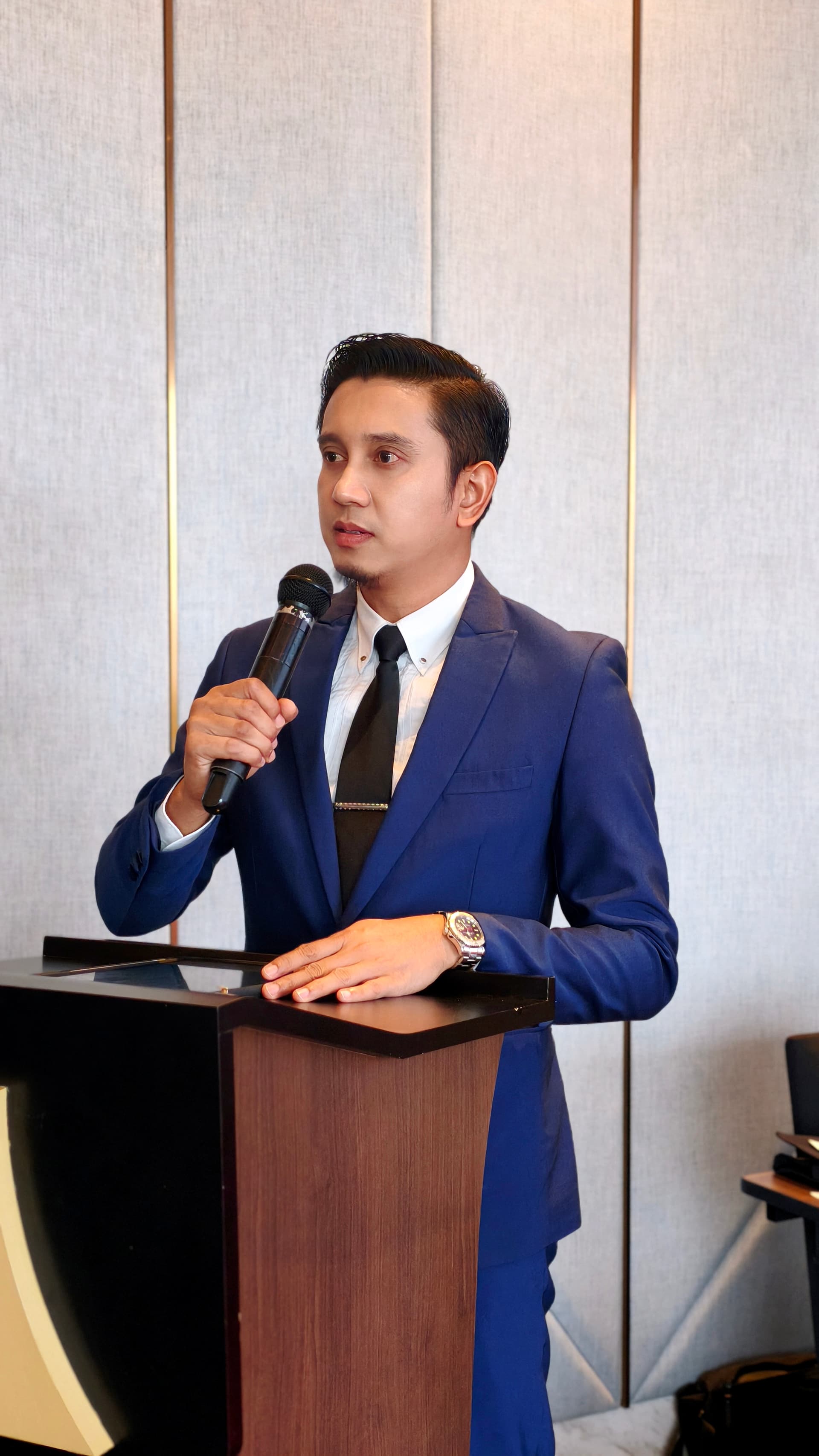 Emcee Izwan — photo 3